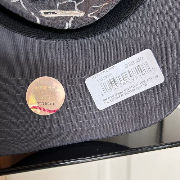 MLB Boston Redsox 2018 World Series Champs New Era Locker Room Hat - Picture 9 of 13